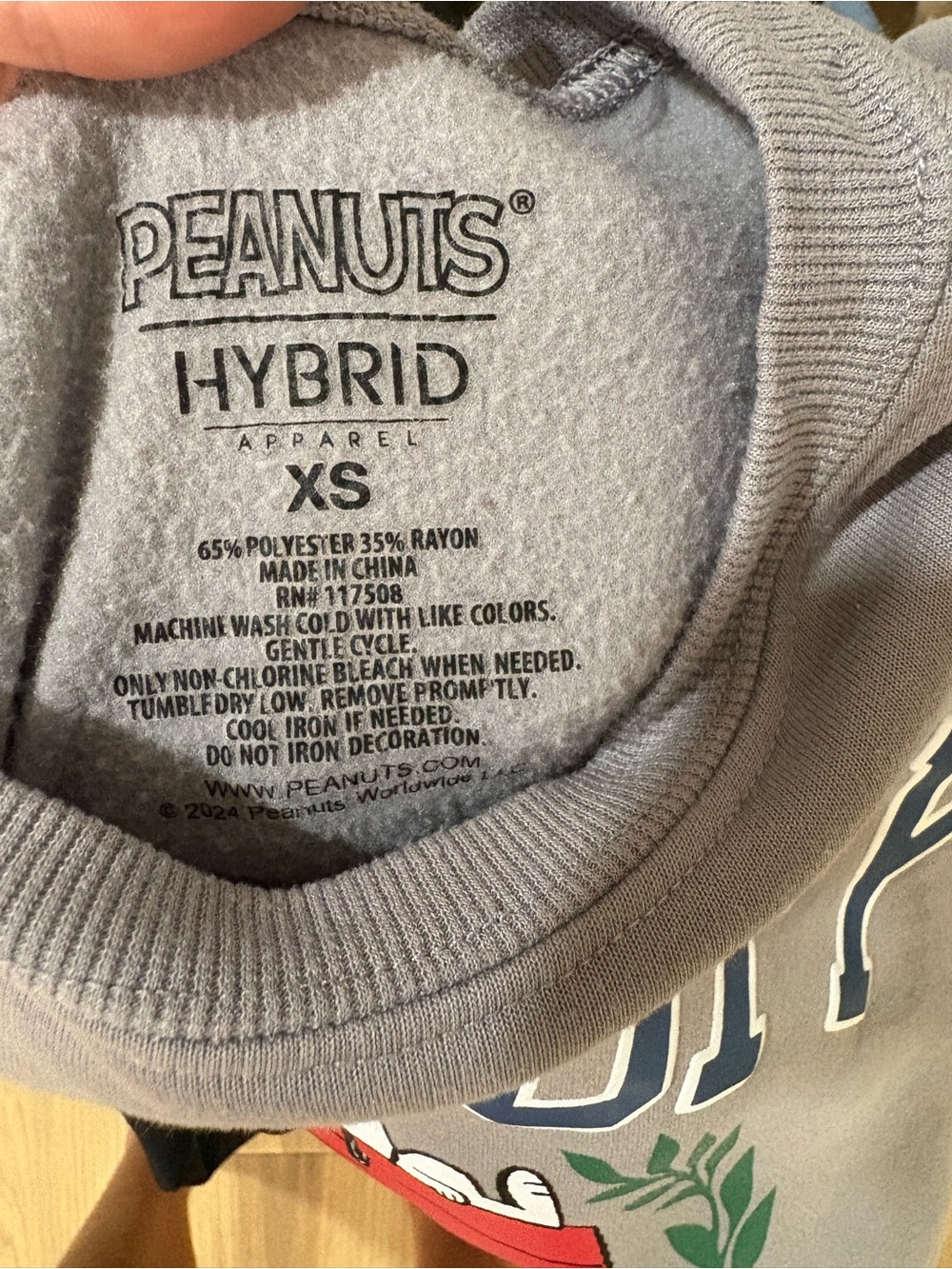 Peanuts Snoopy Graphic Sweatshirt Gray Fleece Crewneck XS - Picture 5 of 5